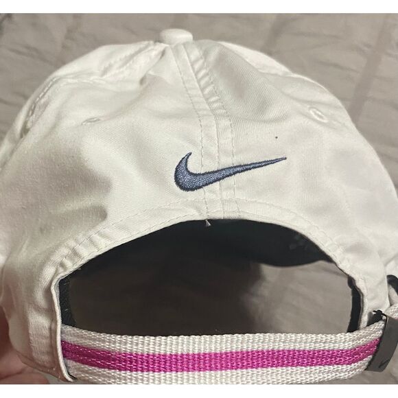 Nike Classic99‎ White Baseball Cap with Pink Stripe and Swoosh Logo - Picture 2 of 3